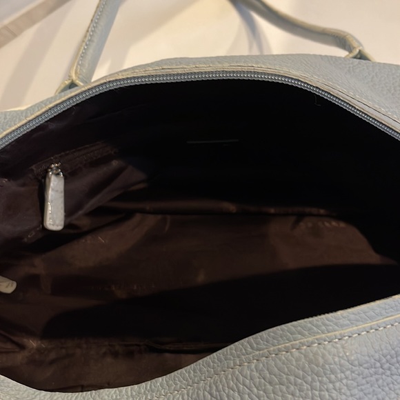 Adrienne Vittadini Handbag perfect for Summer, Vegan Leather - Picture 6 of 7